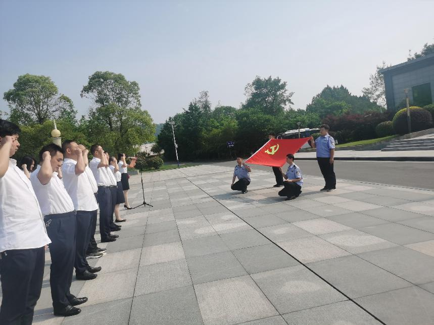 走進(jìn)廉政教育基地，以案為鑒警鐘長鳴